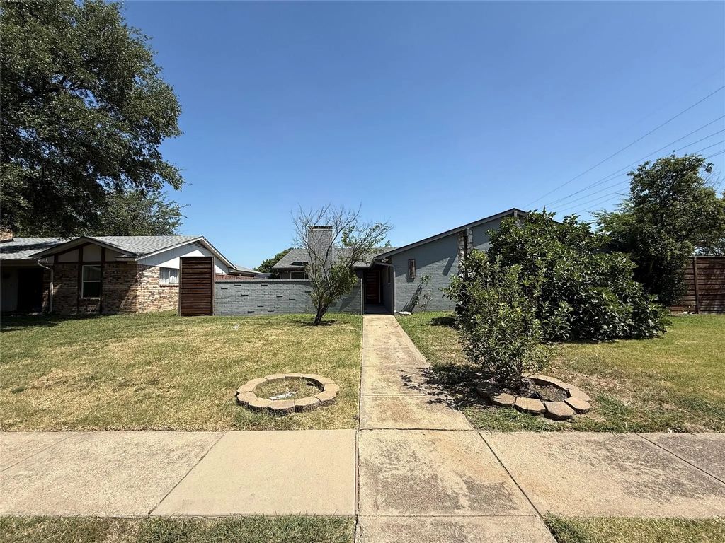 2131 Blossom Lane, Richardson