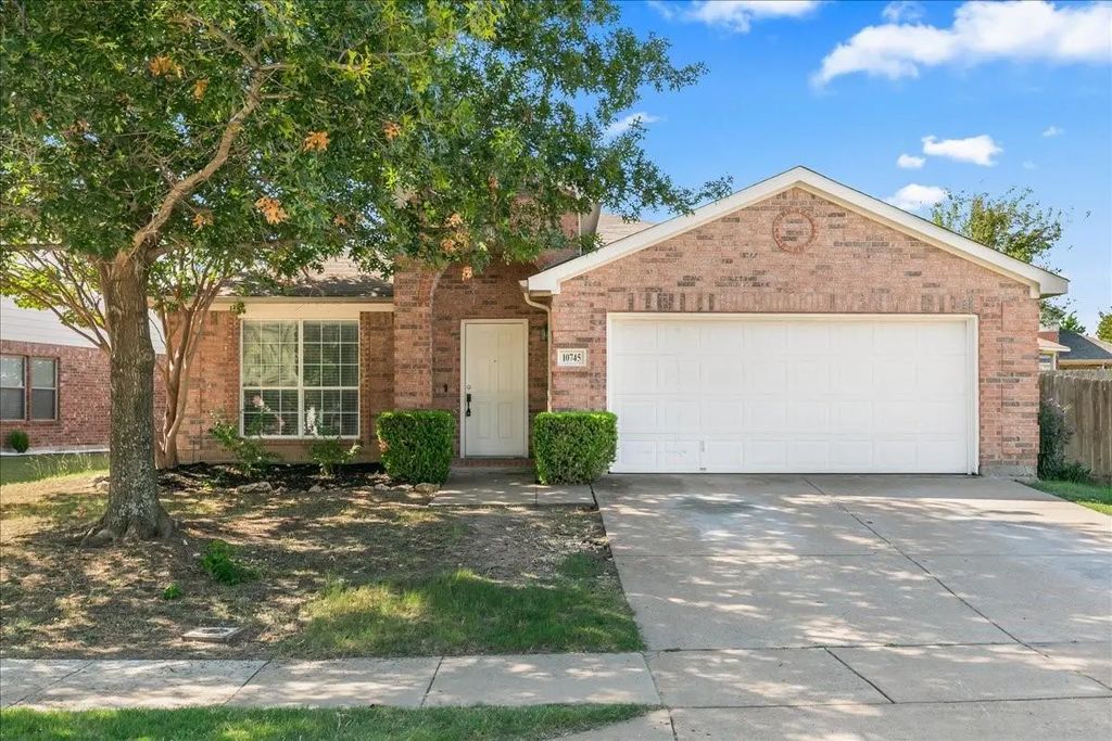 10745 Kittering Trail, Fort Worth