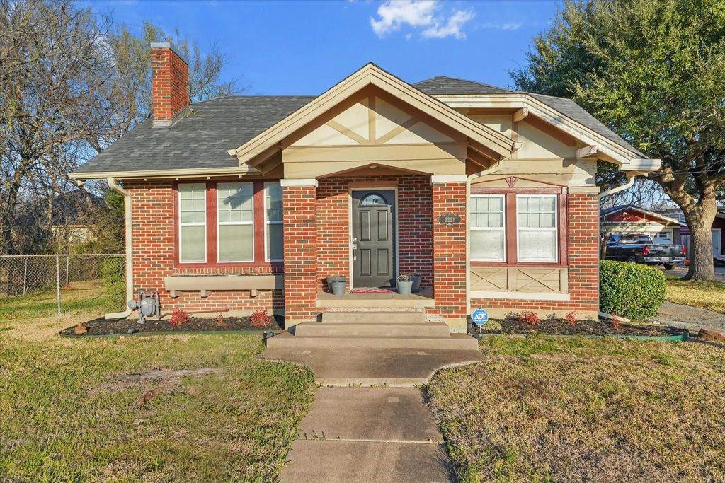 2221 Walnut Street, Greenville