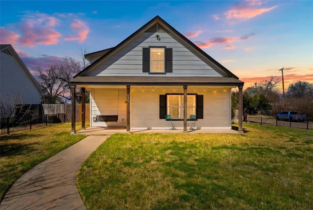 2401 Colcord Avenue, Waco