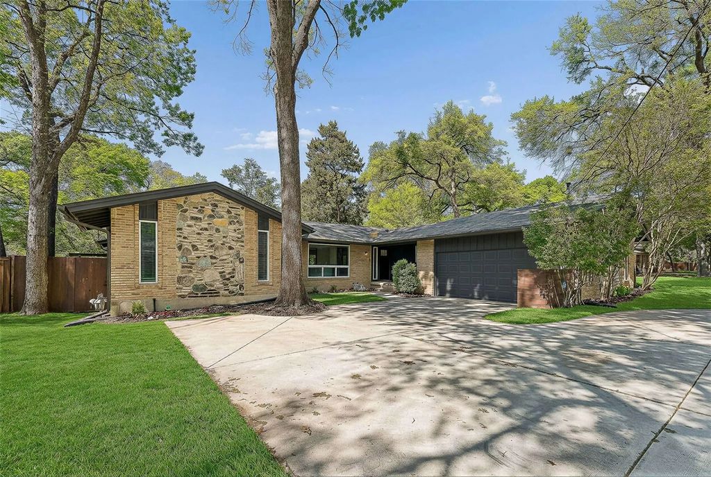 1425 Oates Drive, Dallas