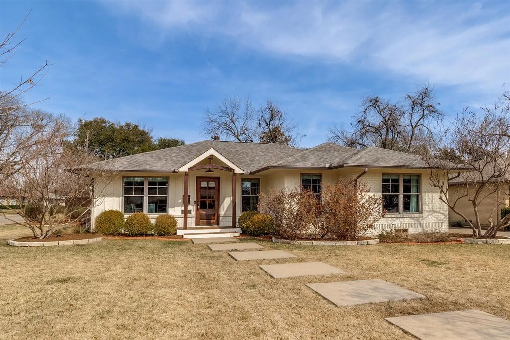 6737 Ravendale Lane, Dallas