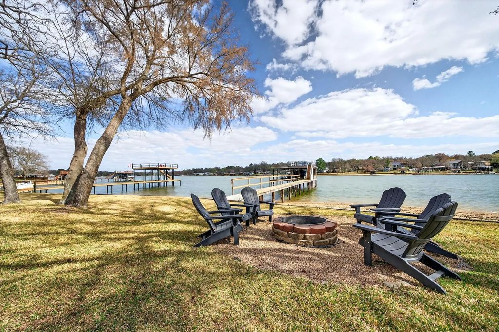 212 Sunray Street, Mabank