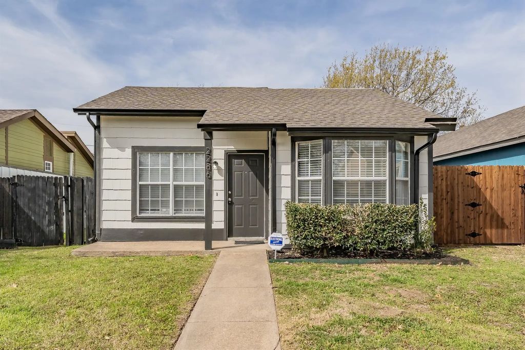 2286 Nantucket Village Circle, Dallas