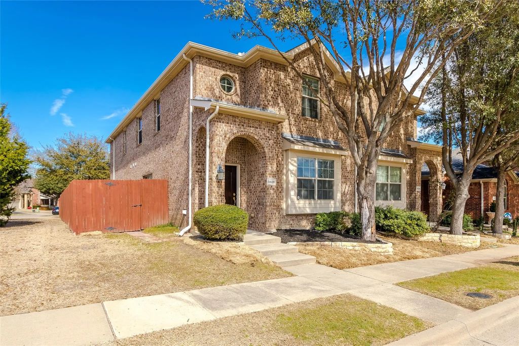 5928 Round Up Lane, McKinney