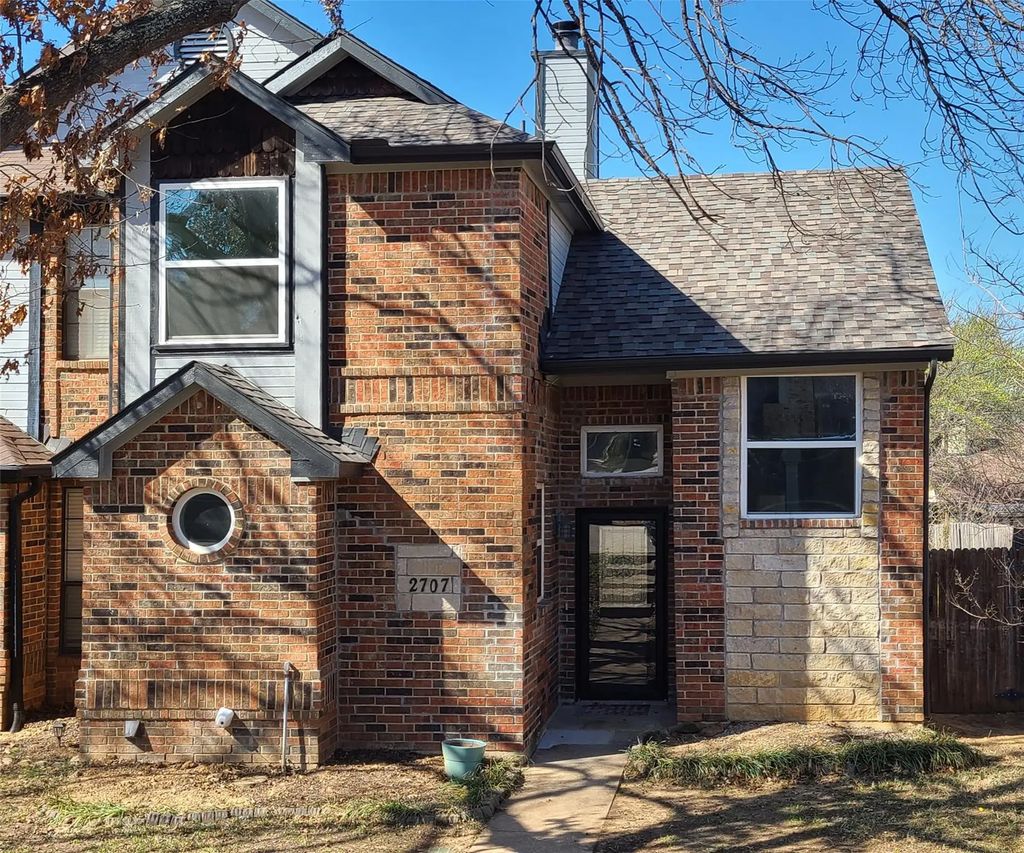 2707 Stratford Court, Euless