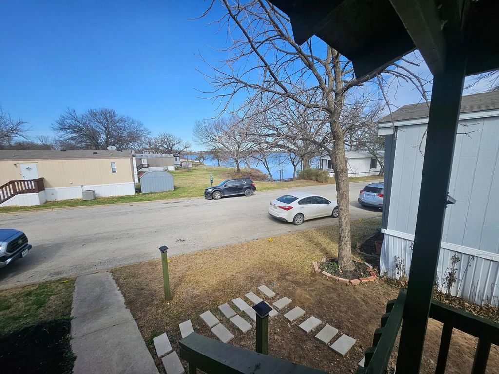 5714 Shoreline Circle S, Fort Worth