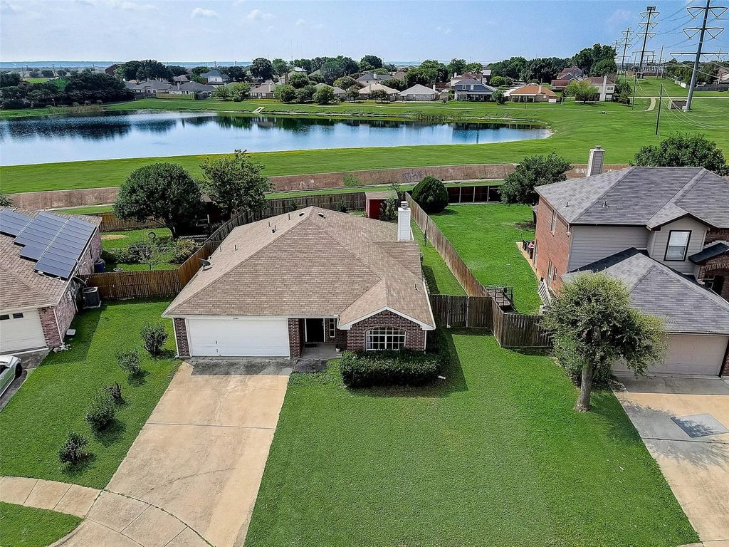 2048 Waterfield Court, Grand Prairie
