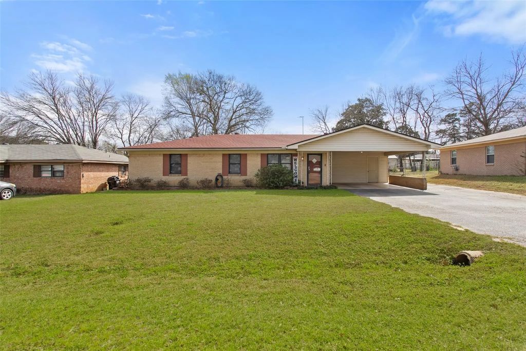 208 Dancer Drive, Longview