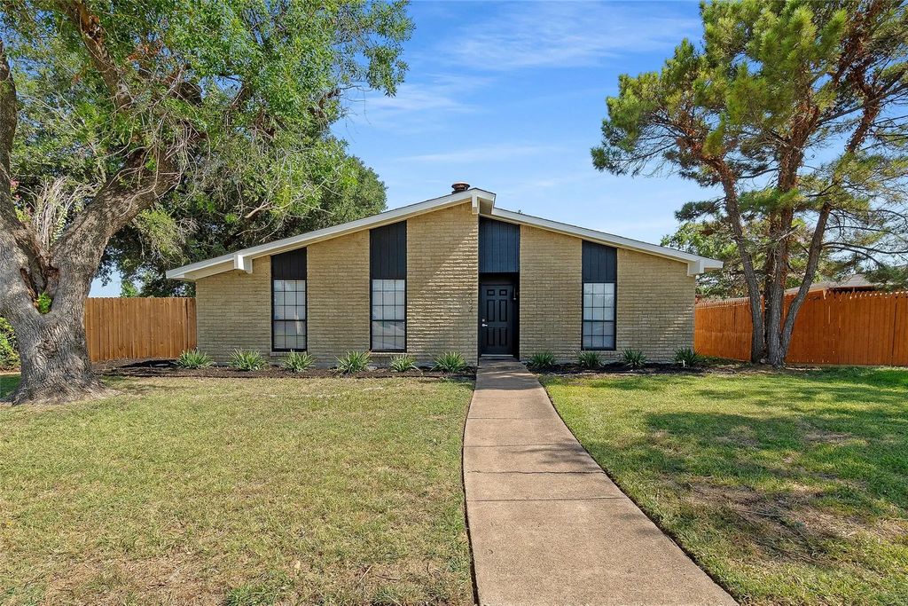 3402 Ridgemoor Drive, Garland
