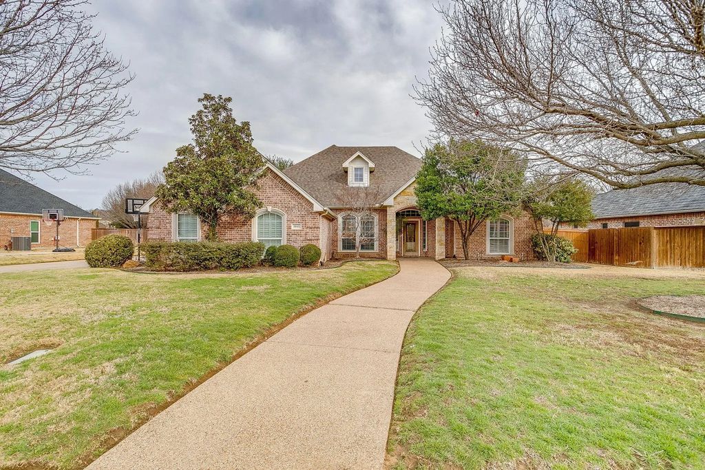 1042 Chesapeake Drive, Mansfield