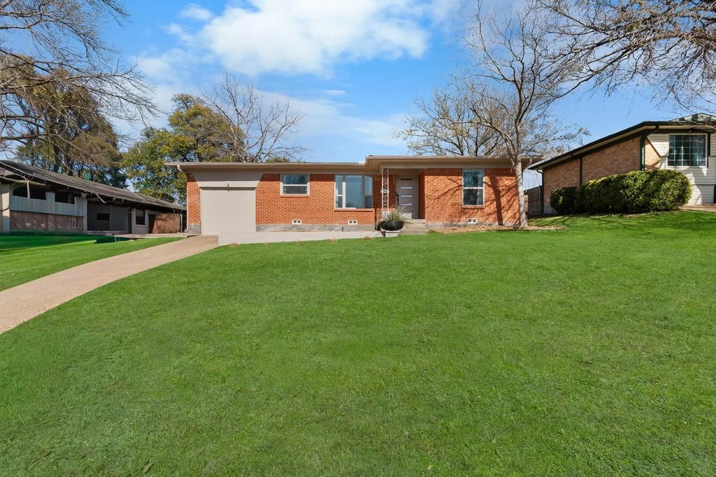 2211 Longwood Lane, Dallas