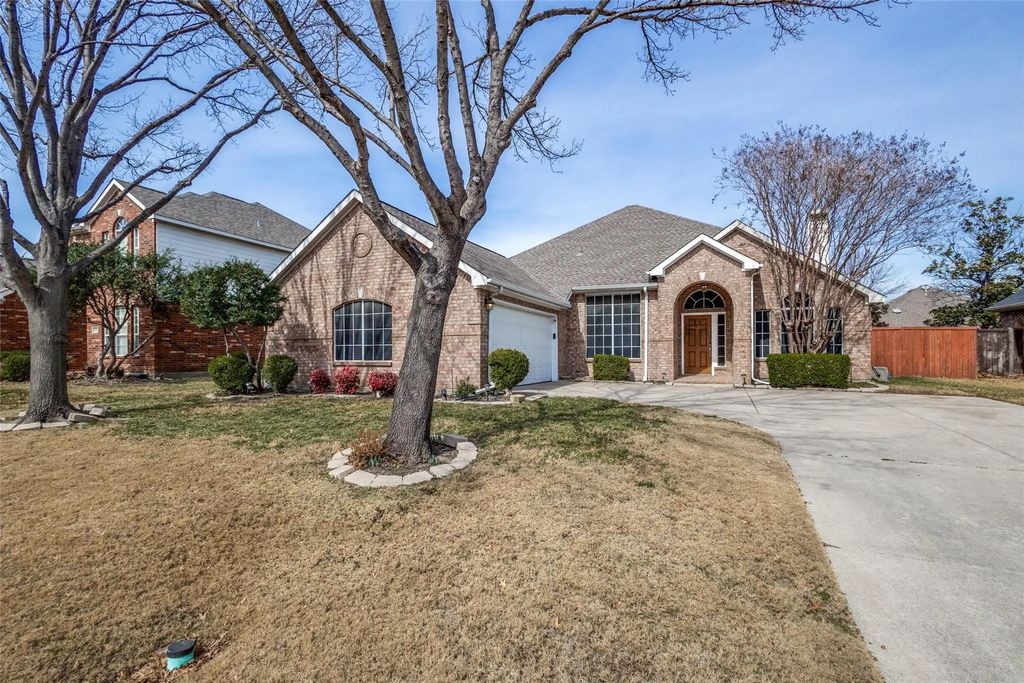 1204 Stonehedge Place, Flower Mound