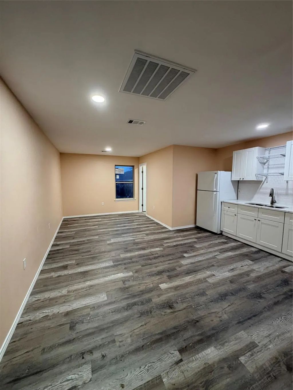 3827 Biglow Drive, Dallas