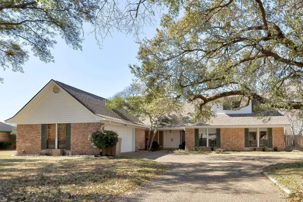 2005 Surrey Lane, Bossier City