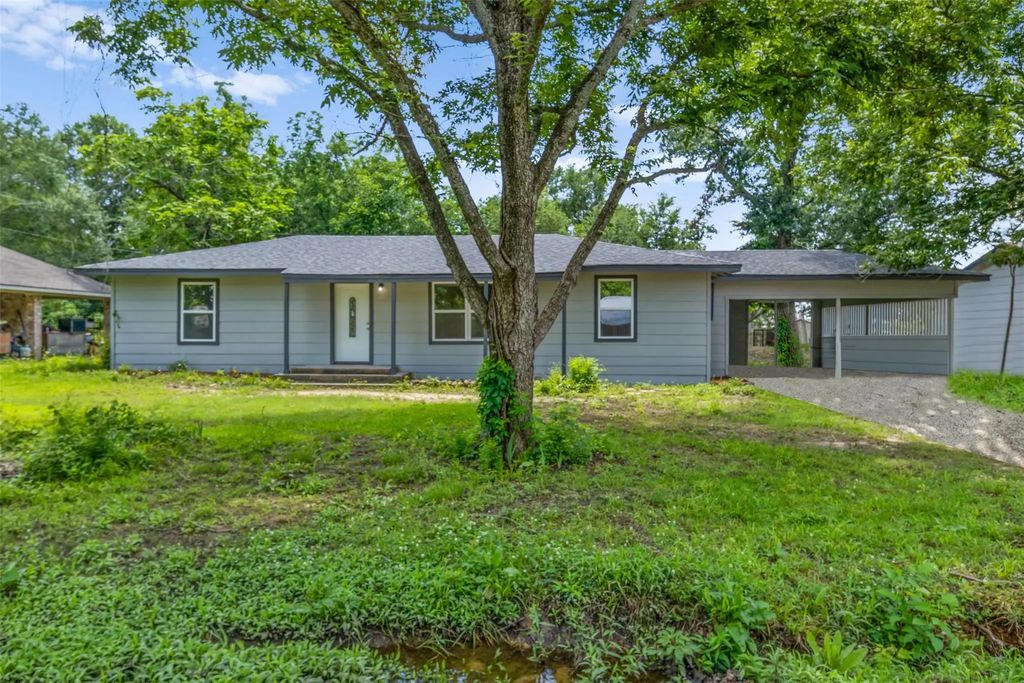 119 Circle Drive, Bogata