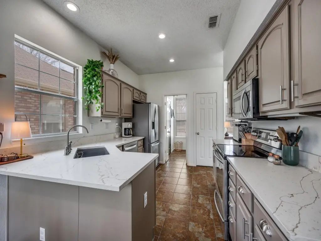 5820 Madison Drive, The Colony
