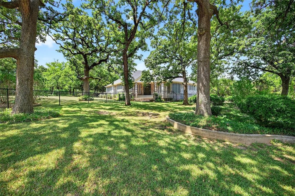 102 Santee Drive, Lake Kiowa