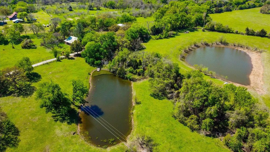 800 County Road 426, Cleburne