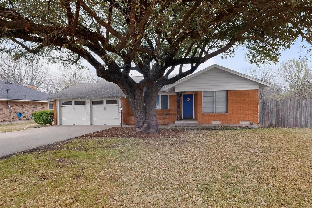 210 N Summit Street, Red Oak