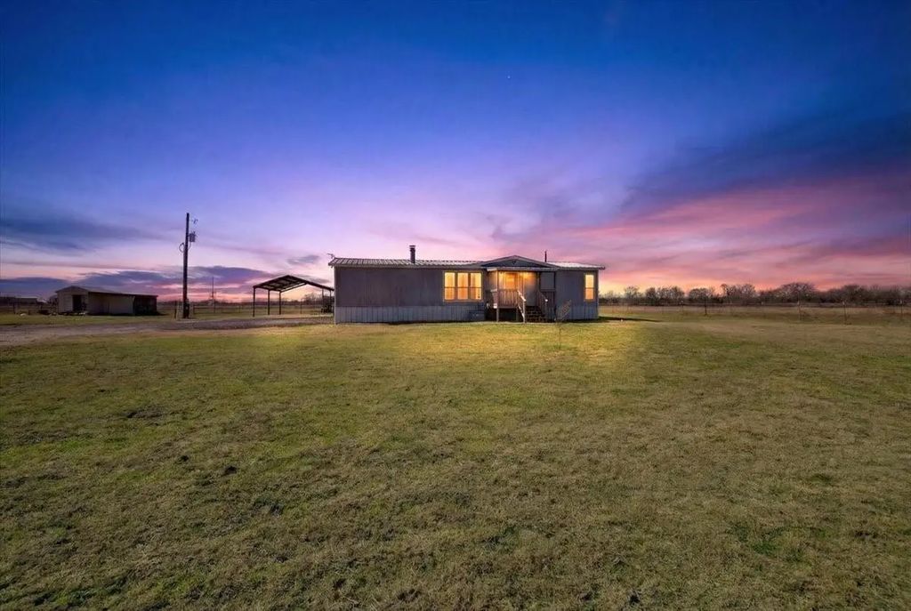 774 County Road 786, Groesbeck