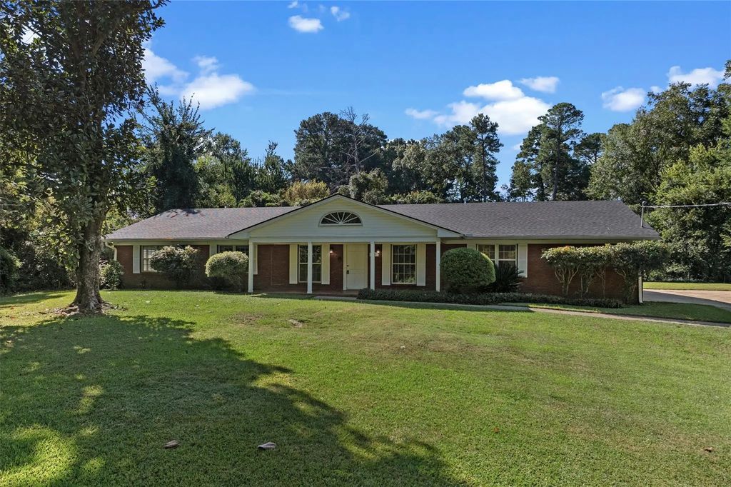 55 Lake Forest, Shreveport