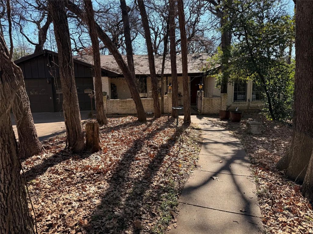 1504 Phillip Court, Irving