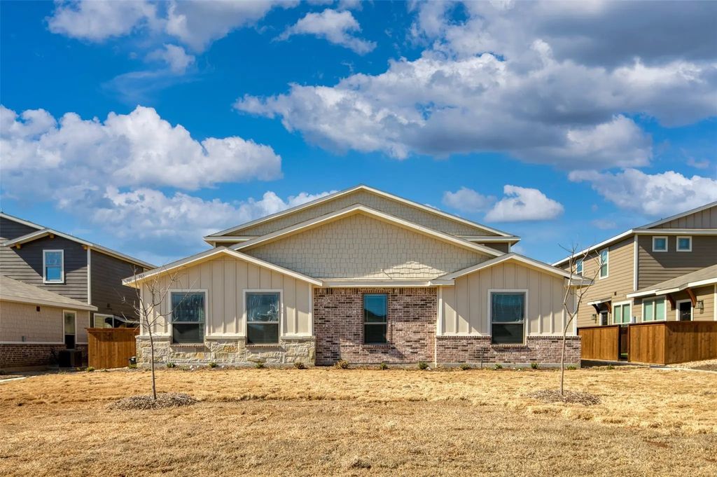 701-703-705-707 Harvest Moon Drive, Venus