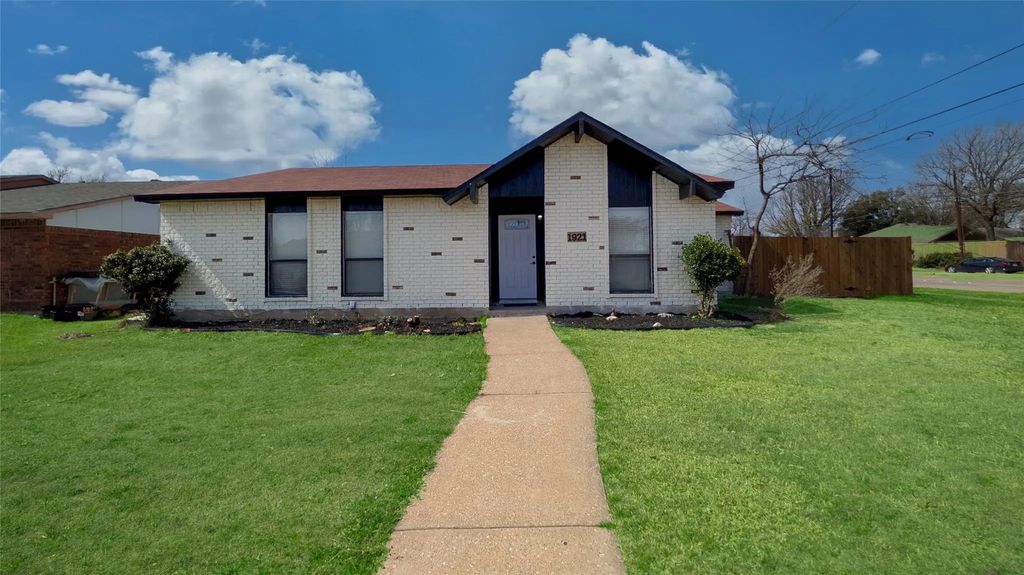 1921 Edna Smith Drive, Garland