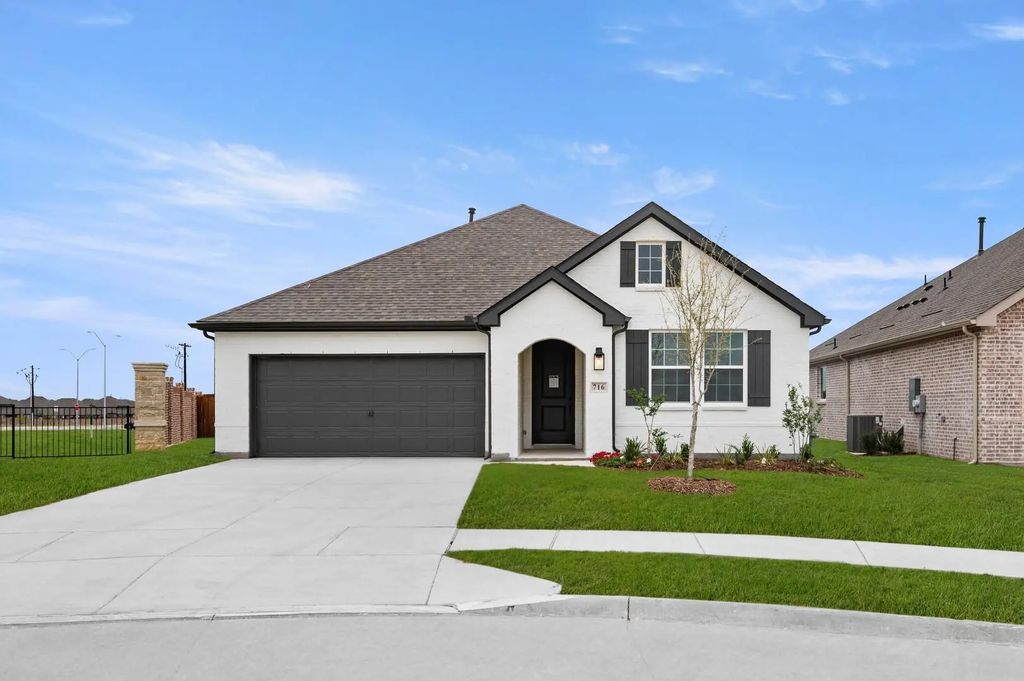716 Tyronza Drive, Justin