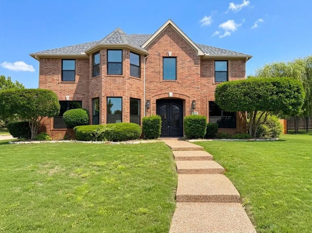 809 Forest Lakes Court, Keller