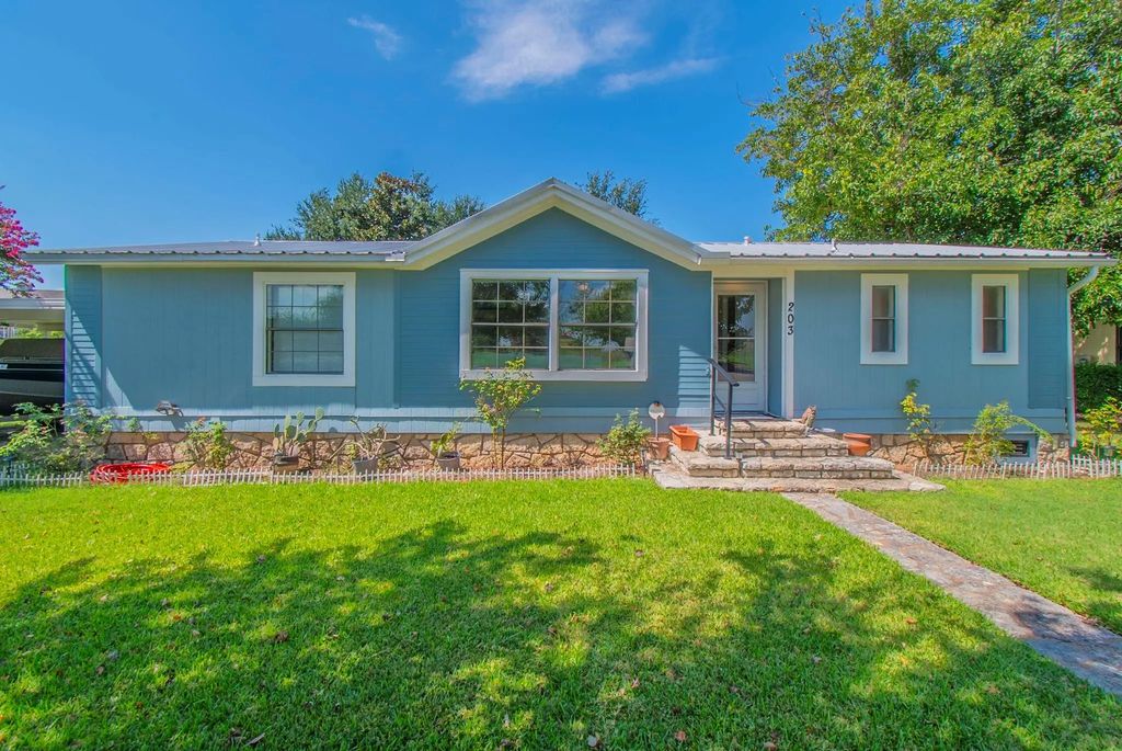 203 Harbor View Court, Granbury