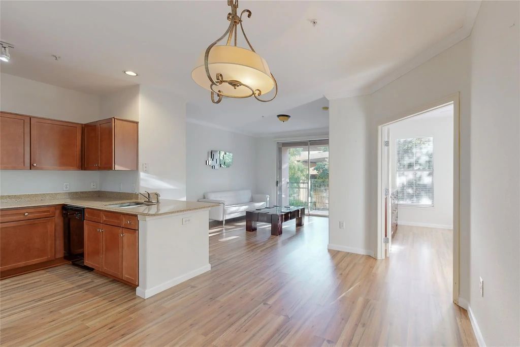 330 Las Colinas Boulevard E 252, Irving