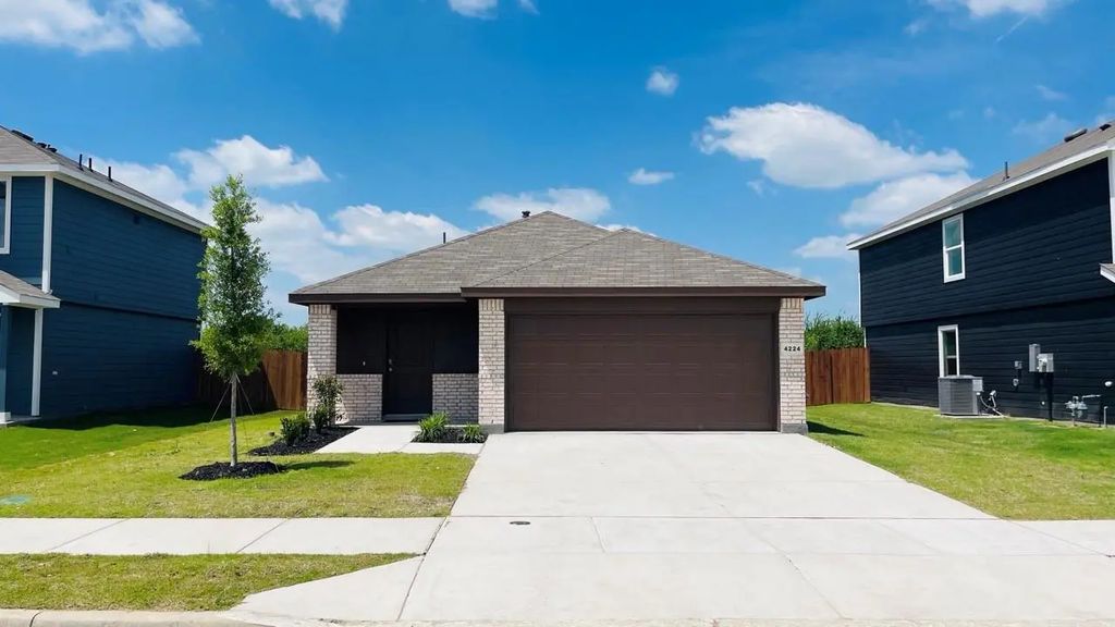 4224 Woodhill Bend Drive, Fort Worth