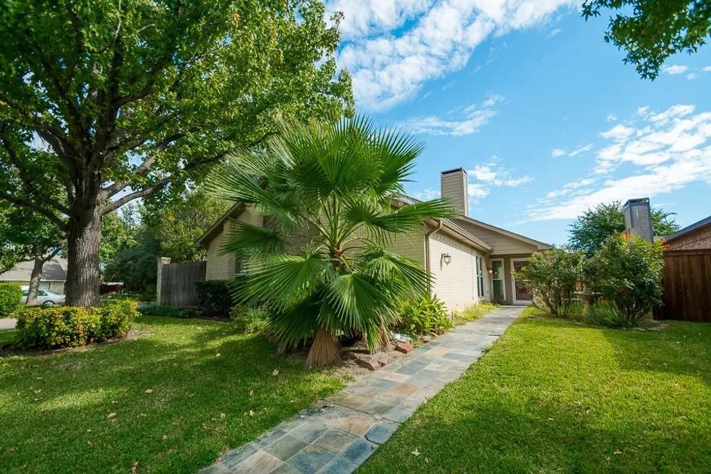 14816 Sopras Circle, Addison