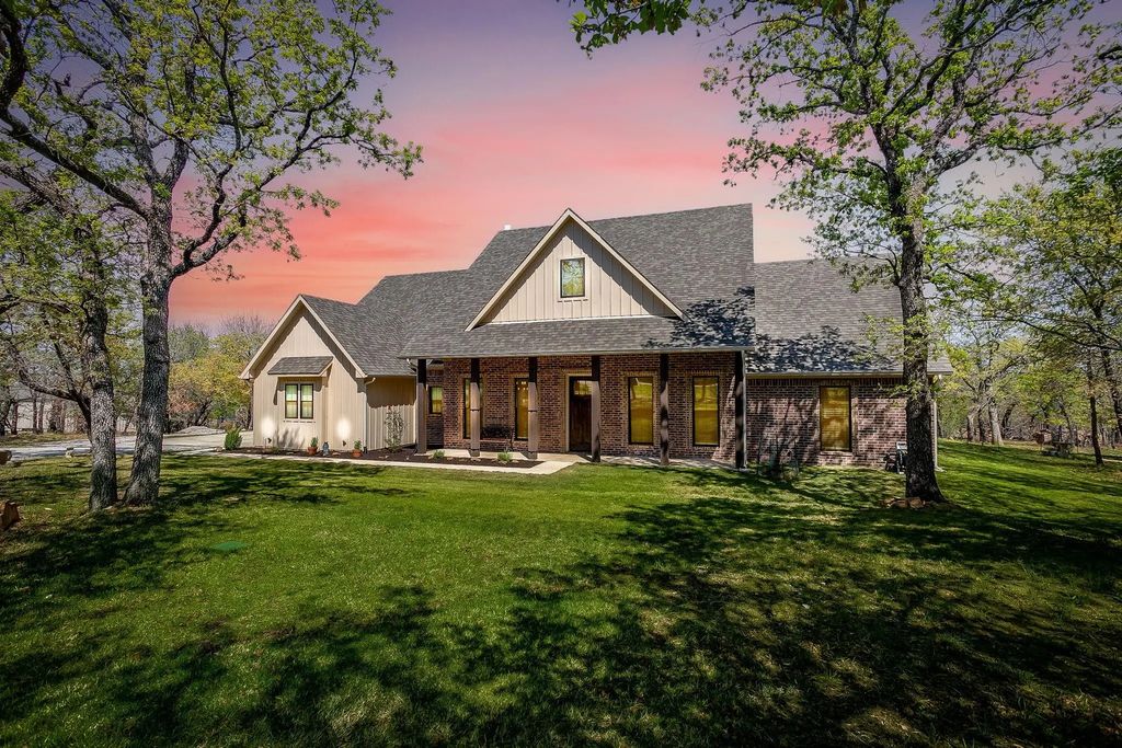 322 Mountain View Court, Sunset