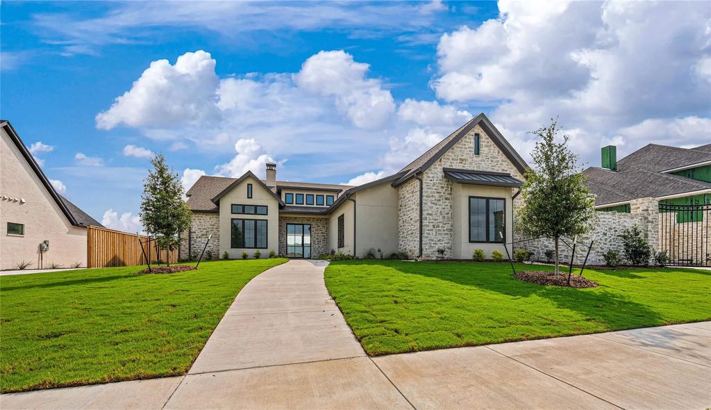 38 Pinehurst Drive, Woodway