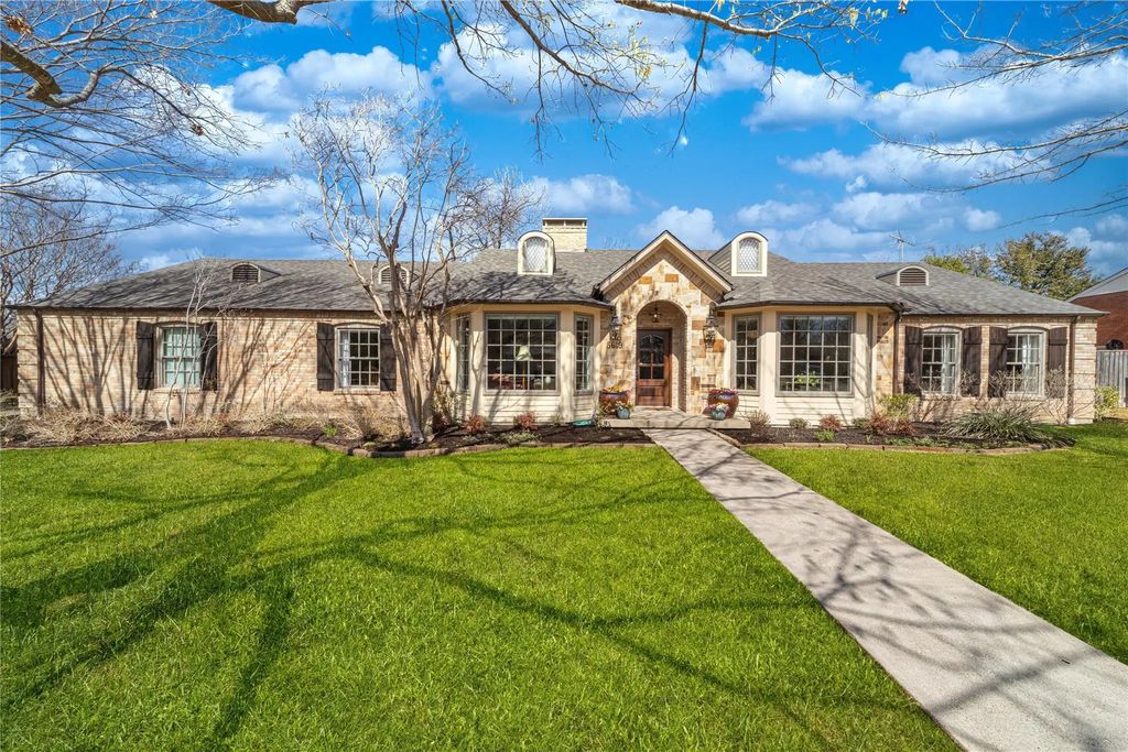 5619 Northmoor Drive, Dallas