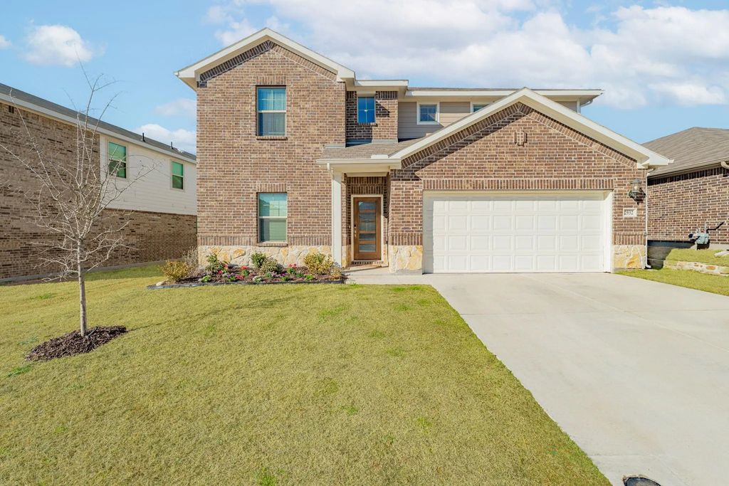 2932 Fox Trail, Fort Worth