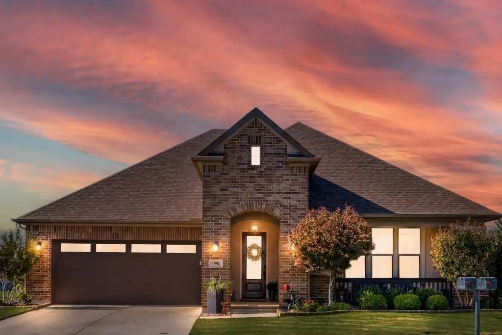 9900 Silver Rock Way, Denton