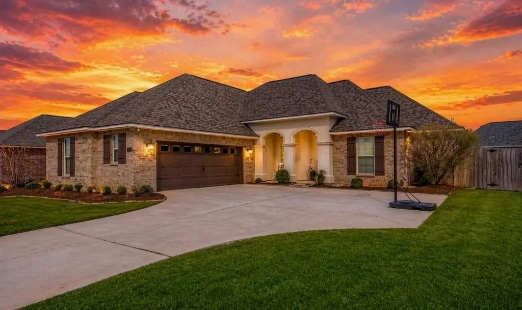 55 High Water Drive, Benton