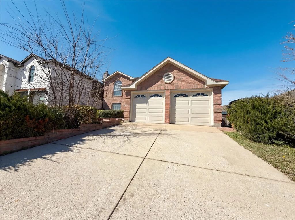 9708 Maryville Lane, Fort Worth