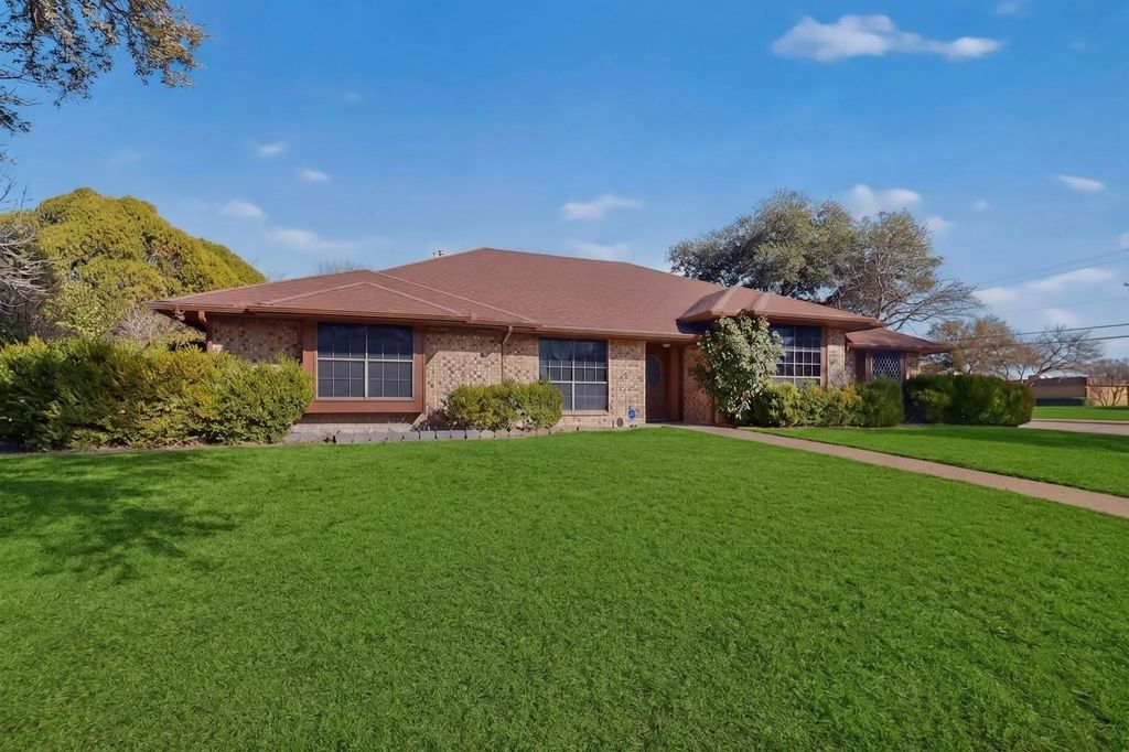 922 S Greenstone Lane, Duncanville