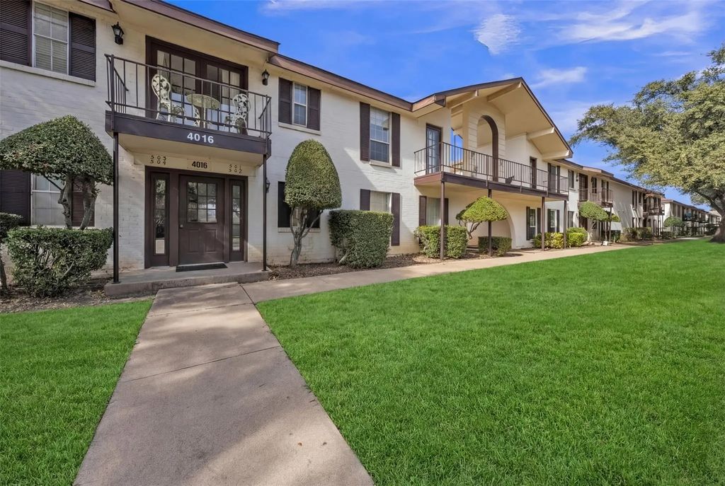 4016 Ridglea Country Club Drive, Fort Worth