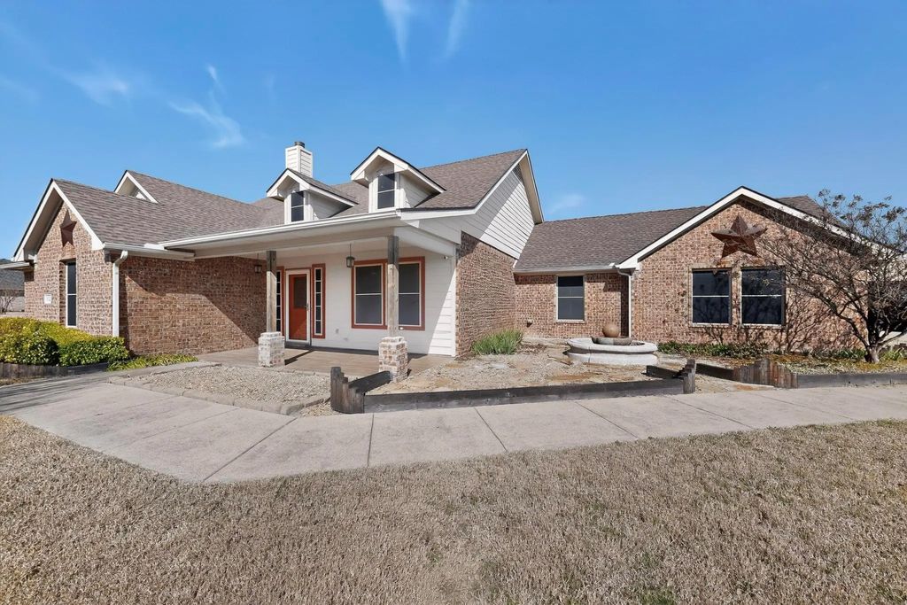 10221 Cimarron Trail, Forney