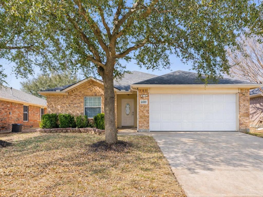 11813 Ponderosa Pine Drive, Fort Worth