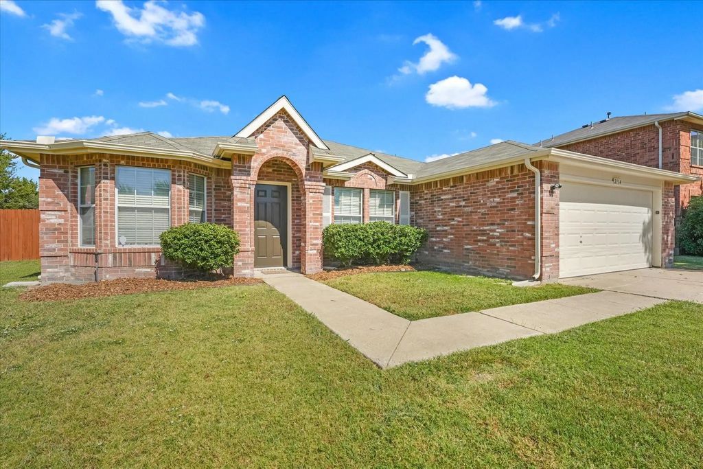 2114 Rose May Drive, Forney