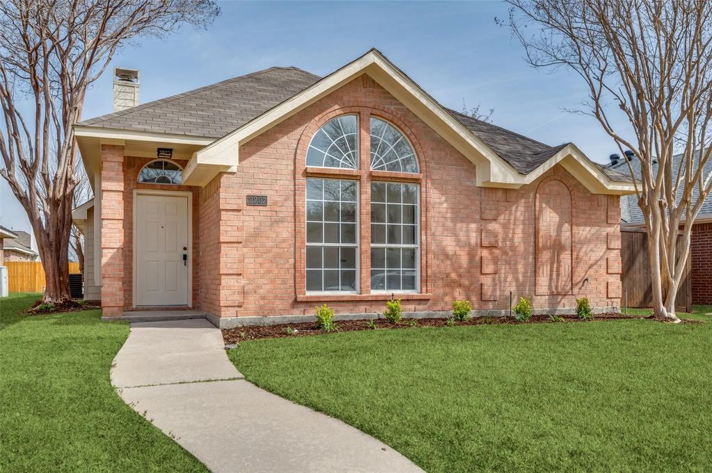 2207 Arbor Creek Drive, Carrollton
