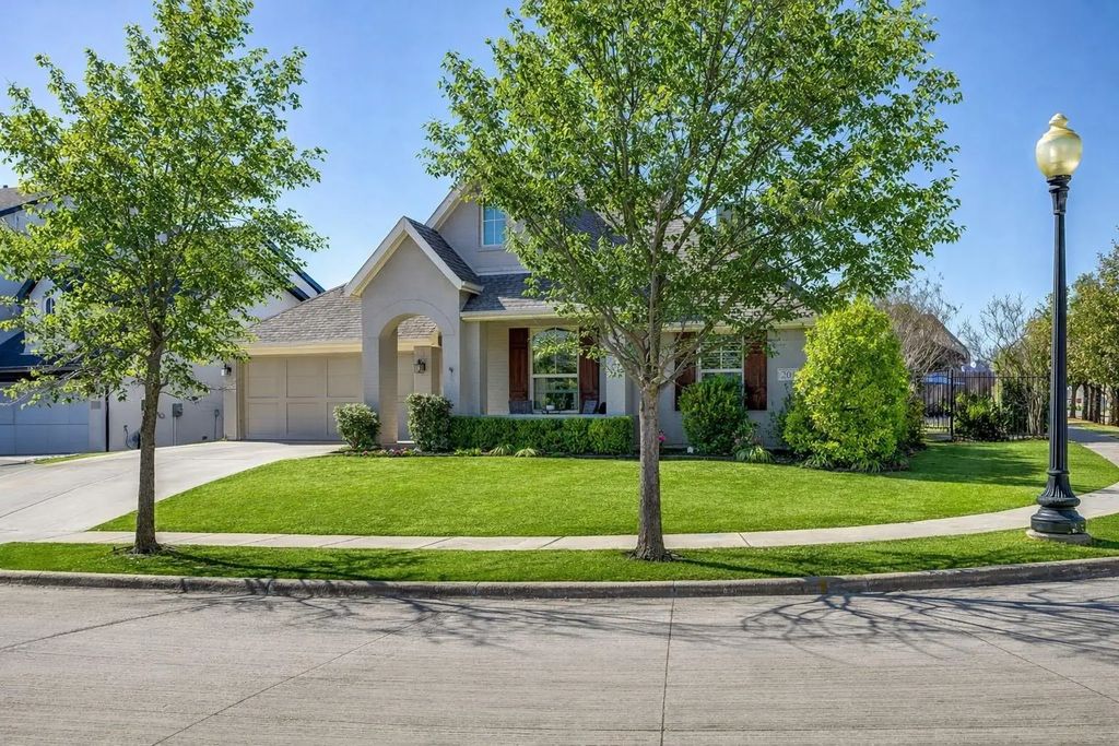 201 Blue Stem Lane, Aledo