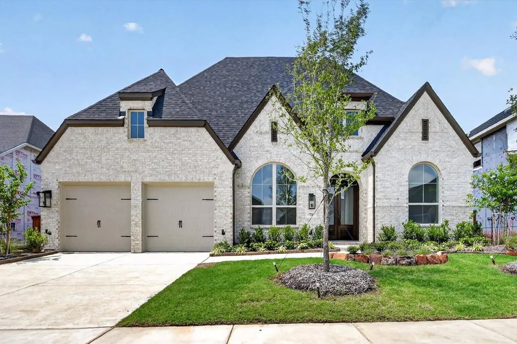 729 Bridle Path Parkway, Aubrey